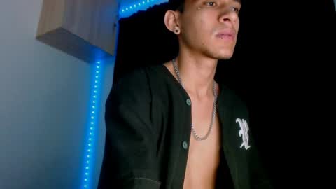   online show from December 5, 6:43 am