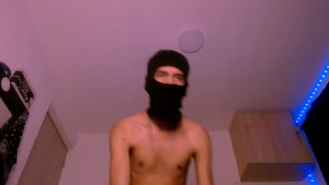   online show from February 22, 7:45 am