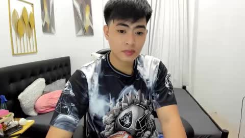 Sam online show from April 28, 3:17 pm