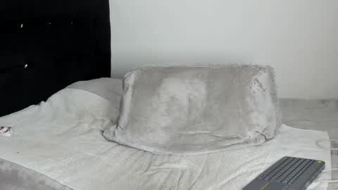 Snapshot of samuelholt chatting on December 14, 5:25 pm Samuel online show from December 14, 5:25 pm