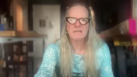 Samuel or Samantha online show from December 2, 9:50 pm