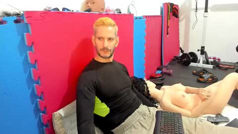 Snapshot of samuraijiu chatting on November 10, 4:17 pm samuraijiu online show from November 10, 4:17 pm