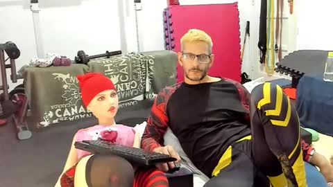 Snapshot of samuraijiu chatting on November 15, 2:31 am samuraijiu online show from November 15, 2:31 am