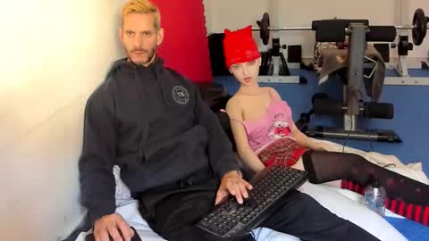 Snapshot of samuraijiu chatting on December 1, 12:32 pm samuraijiu online show from December 1, 12:32 pm