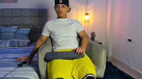 samxx_muscle online show from October 5, 1:42 pm