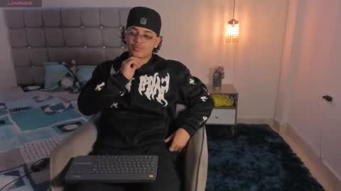 samxx_muscle online show from November 22, 1:43 pm