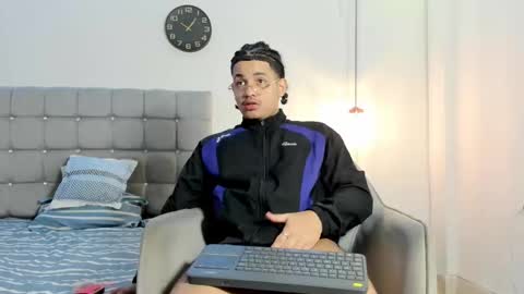 Snapshot of samxx_muscle chatting on January 6, 3:05 pm samxx_muscle online show from January 6, 3:05 pm