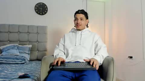 Snapshot of samxx_muscle chatting on January 7, 2:30 pm samxx_muscle online show from January 7, 2:30 pm