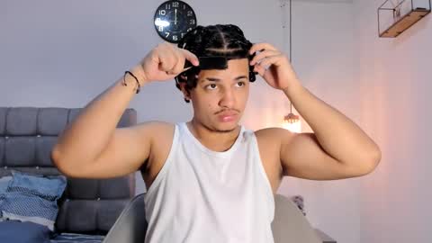 Snapshot of samxx_muscle chatting on January 12, 2:00 pm samxx_muscle online show from January 12, 2:00 pm
