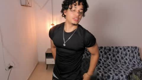 Snapshot of samxx_muscle chatting on May 10, 1:38 pm samxx_muscle online show from May 10, 1:38 pm