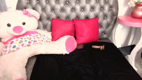 Snapshot of samy__milf chatting on January 18, 1:52 am Sammy online show from January 18, 1:52 am