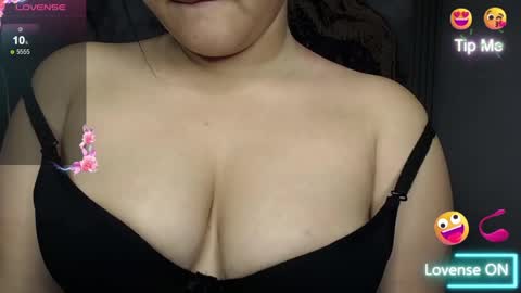 Snapshot of samy_collen_v chatting on April 27, 1:09 pm Samy online show from April 27, 1:09 pm