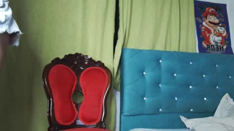 Snapshot of samy_foox chatting on January 4, 12:05 am samy foox online show from January 4, 12:05 am