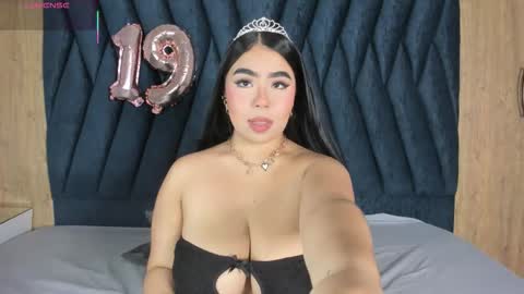 S A M Y  G R E Y  online show from November 2, 3:09 am