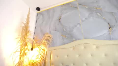 S A M A N T H A  online show from December 5, 2:25 pm