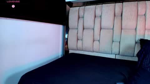 Snapshot of samygreyy_ chatting on June 4, 8:15 pm SAMY GREY... online show from June 4, 8:15 pm