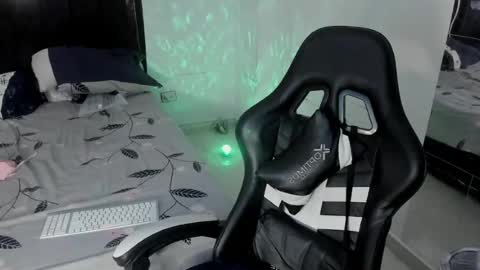 SamyHolbrook online show from April 22, 2:18 pm