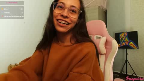 Snapshot of samyonichan chatting on December 10, 3:52 am Special show on 17 december and 23 UwU online show from December 10, 3:52 am