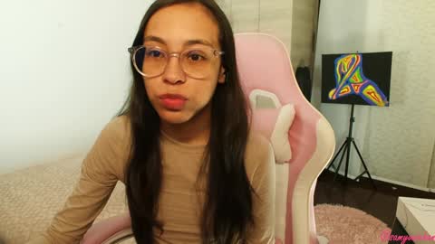 Snapshot of samyonichan chatting on December 17, 3:50 am Special show on 17 december and 23 UwU online show from December 17, 3:50 am