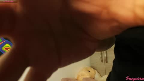 Snapshot of samyonichan chatting on December 21, 3:36 am Special show on 17 december and 23 UwU online show from December 21, 3:36 am