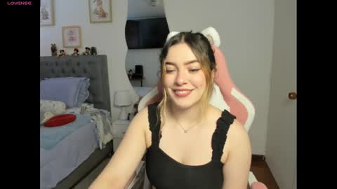 Snapshot of samysweet_8 chatting on December 10, 2:28 pm Samanta online show from December 10, 2:28 pm