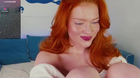 Snapshot of sanda_red chatting on December 16, 12:27 pm Sanda3   online show from December 16, 12:27 pm