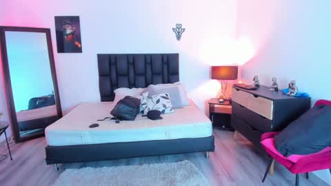 MilaSander online show from December 4, 3:37 am