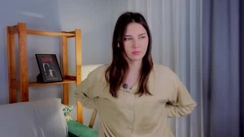 Snapshot of sandili chatting on November 6, 12:55 am Isabel but you can call me Bella online show from November 6, 12:55 am