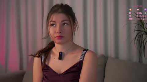 Snapshot of sandiule chatting on November 24, 1:27 am Emma online show from November 24, 1:27 am