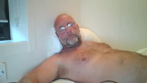 Snapshot of sandnesrune523 chatting on September 17, 5:09 am sandnesrune523 online show from September 17, 5:09 am