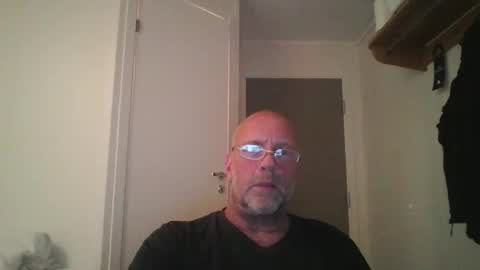 Snapshot of sandnesrune523 chatting on October 21, 5:46 pm sandnesrune523 online show from October 21, 5:46 pm