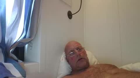 Snapshot of sandnesrune523 chatting on November 10, 11:31 am sandnesrune523 online show from November 10, 11:31 am