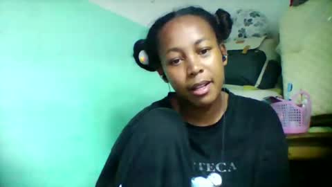 Snapshot of sandra1253099 chatting on October 27, 7:18 pm sandra1253099 online show from October 27, 7:18 pm