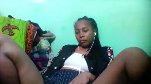 Snapshot of sandra1253099 chatting on November 24, 7:46 pm sandra1253099 online show from November 24, 7:46 pm