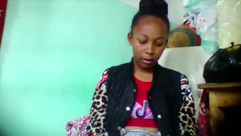 Snapshot of sandra1253099 chatting on December 4, 8:45 am sandra1253099 online show from December 4, 8:45 am