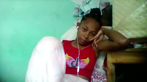 Snapshot of sandra1253099 chatting on December 5, 7:06 am sandra1253099 online show from December 5, 7:06 am