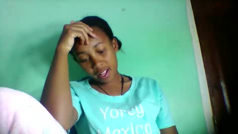 sandra1253099 online show from April 22, 6:27 am