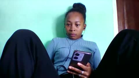 sandra1253099 online show from May 6, 7:24 am