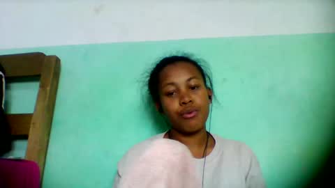 Snapshot of sandra1253099 chatting on June 21, 8:00 pm sandra1253099 online show from June 21, 8:00 pm