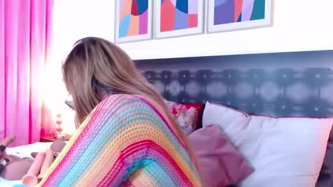 Snapshot of sandra_20_ chatting on February 15, 10:11 am SANDRA online show from February 15, 10:11 am