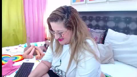 SANDRA online show from April 7, 11:43 am