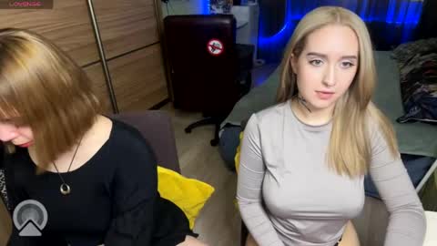 sandra dimonds online show from April 6, 1:45 pm