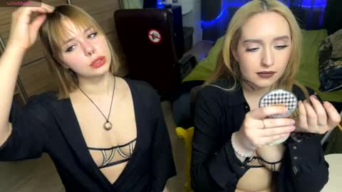 sandra dimonds online show from April 24, 1:24 pm