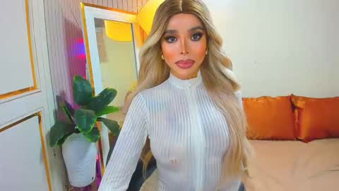 Sandra Hornball online show from December 15, 4:22 pm