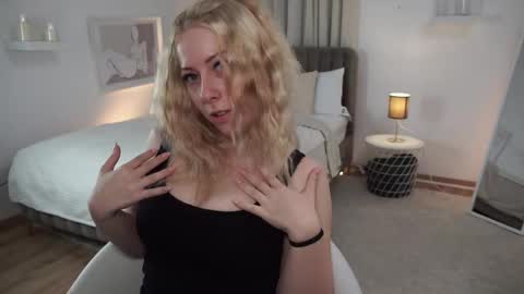 Szandra online show from September 24, 4:32 pm