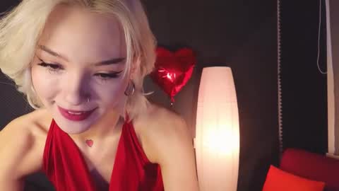 Snapshot of sandraboyl chatting on February 25, 1:20 am Sandy online show from February 25, 1:20 am