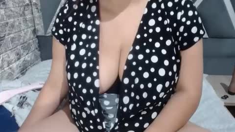 Snapshot of sandraclarkx69 chatting on February 2, 10:57 am sandraclarkx69 online show from February 2, 10:57 am