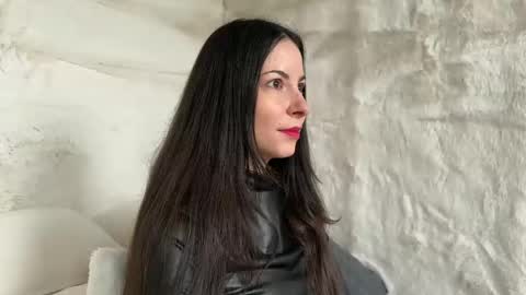 Snapshot of sandraschonherz chatting on February 18, 8:27 am Sandra Schonherz online show from February 18, 8:27 am