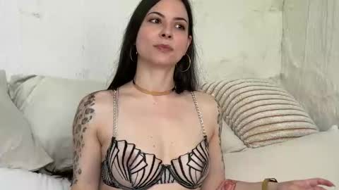 Sandra Schonherz online show from June 8, 11:43 am