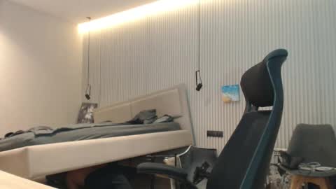 DeAlex online show from October 24, 10:00 am